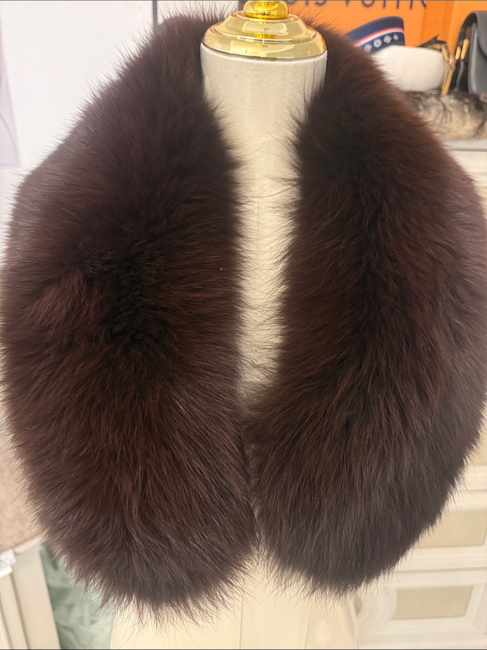 Saga fox fur scarf